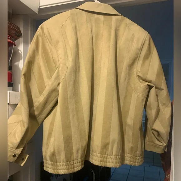 Jacket - Picture 3 of 4